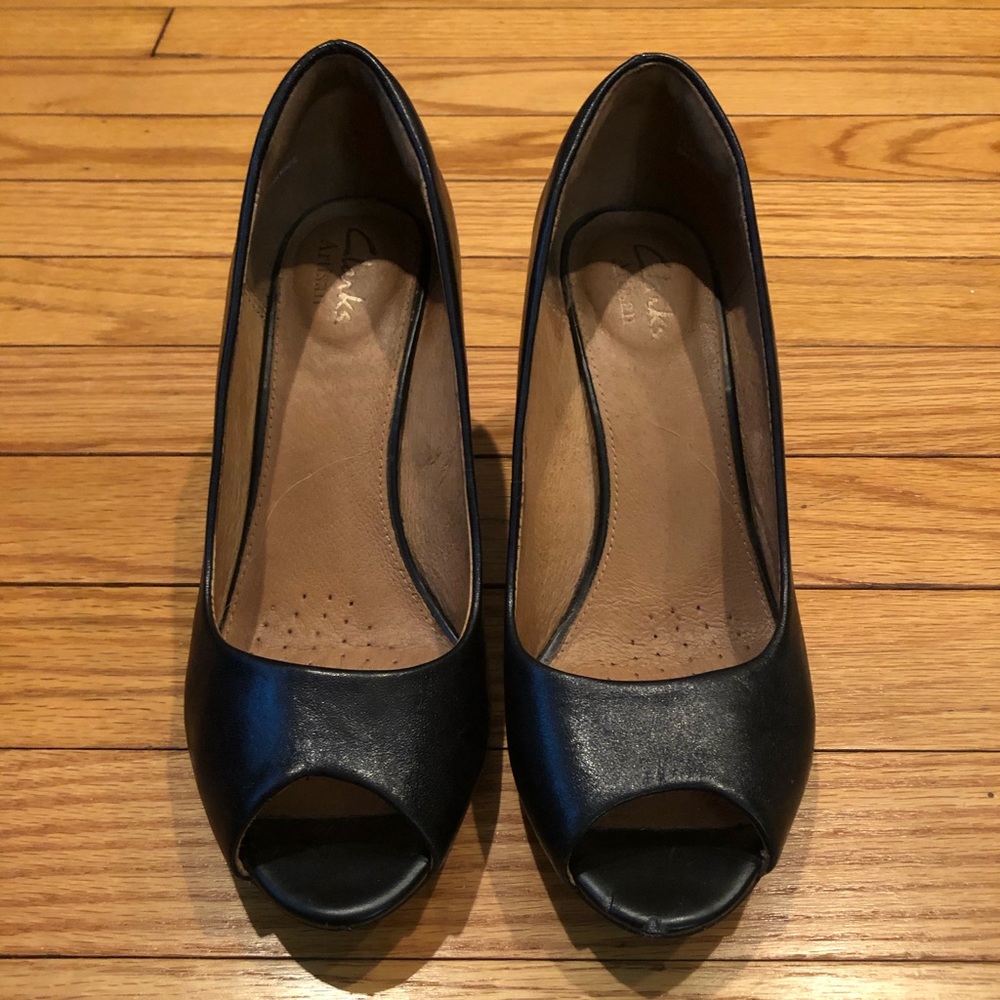 Clark kitten heels